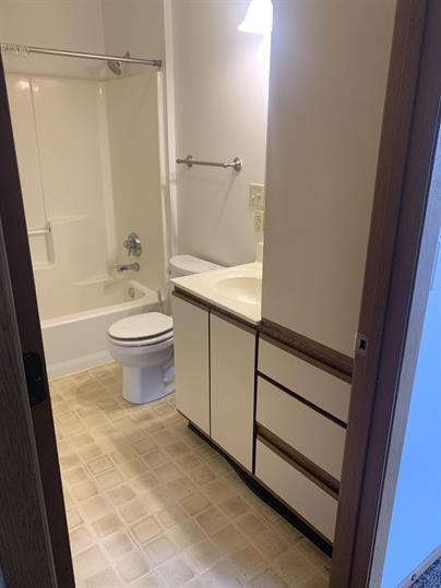 717 Milwaukee Avenue - Photo 3 of 10