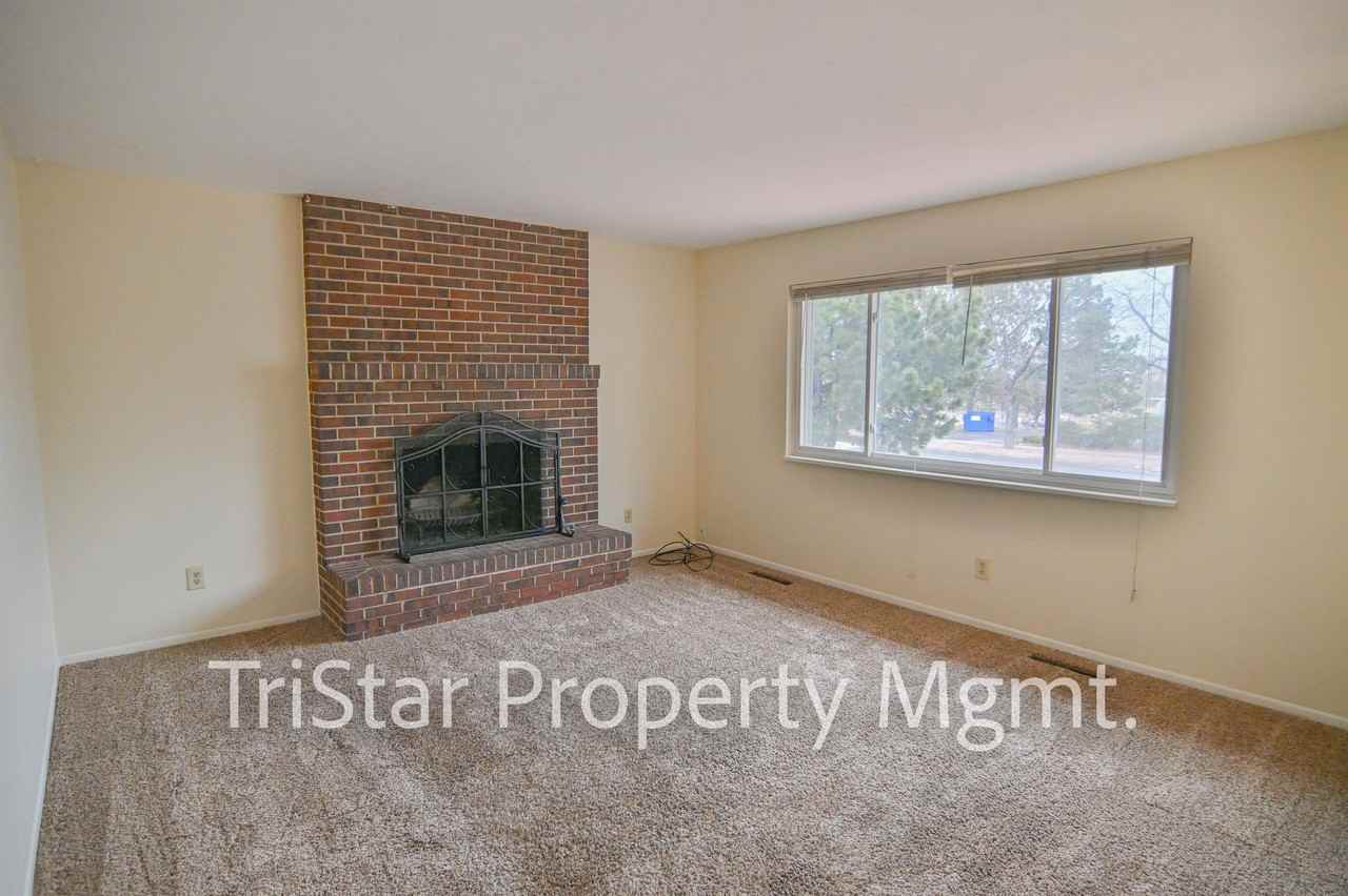 4404 North Chestnut Street - Photo 3 of 11