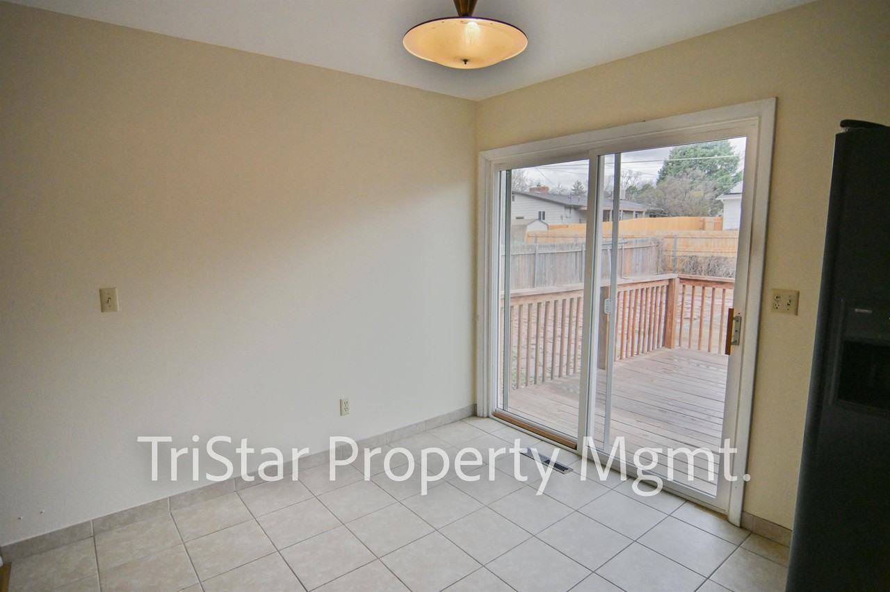 4404 North Chestnut Street - Photo 6 of 11