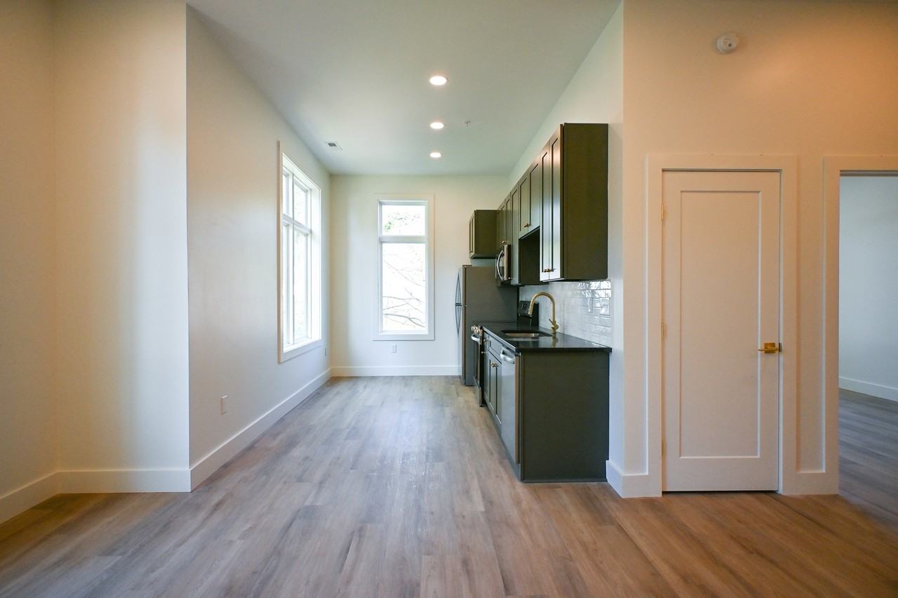 2307 Bedford Avenue - Photo 3 of 21