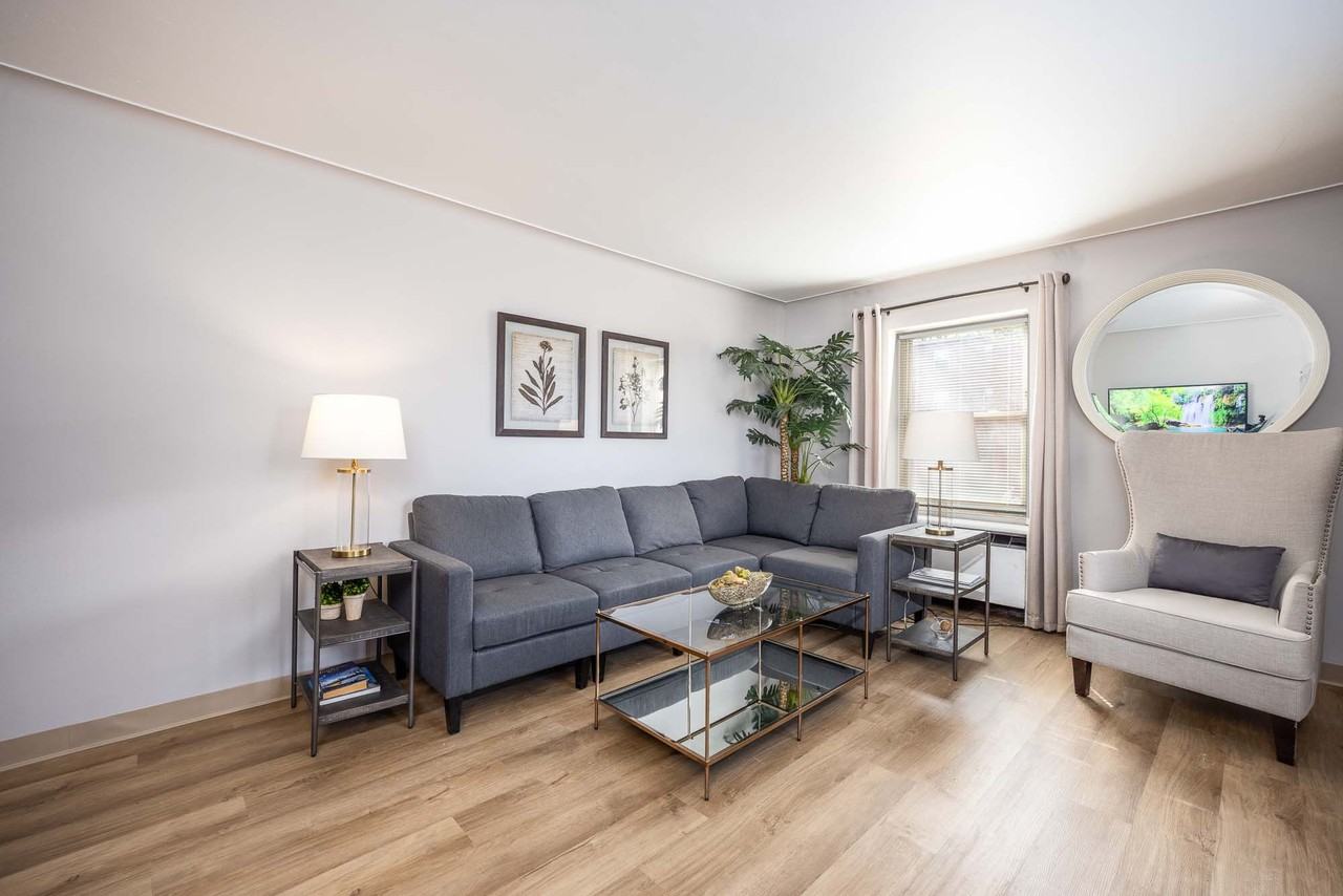 Rugby Square Apartments - Photo 5 of 17