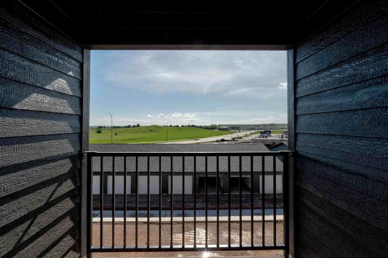 4819 5th Street - Photo 3 of 23