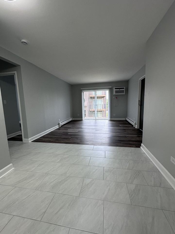 755 Court of Spruce - Photo 2 of 10