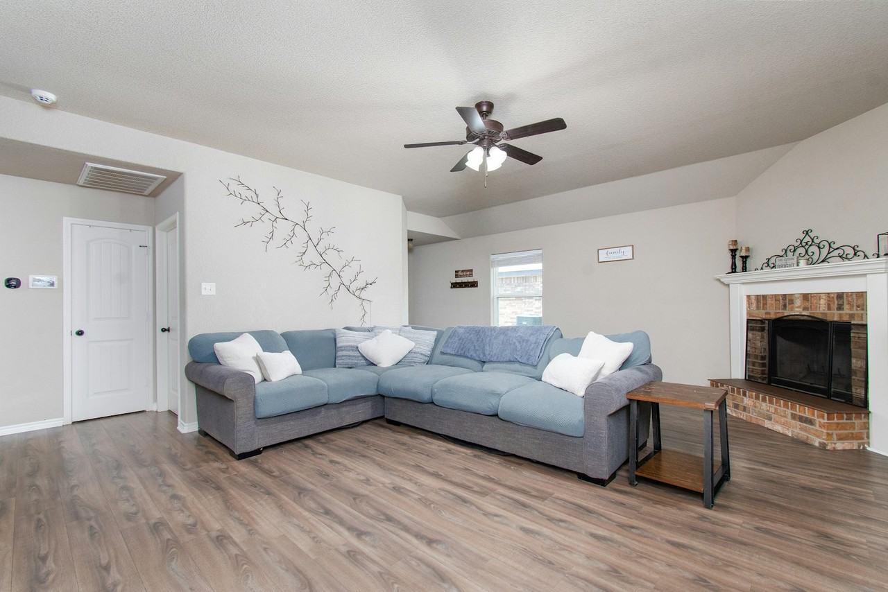 6506 Castle Gap Drive - Photo 5 of 19