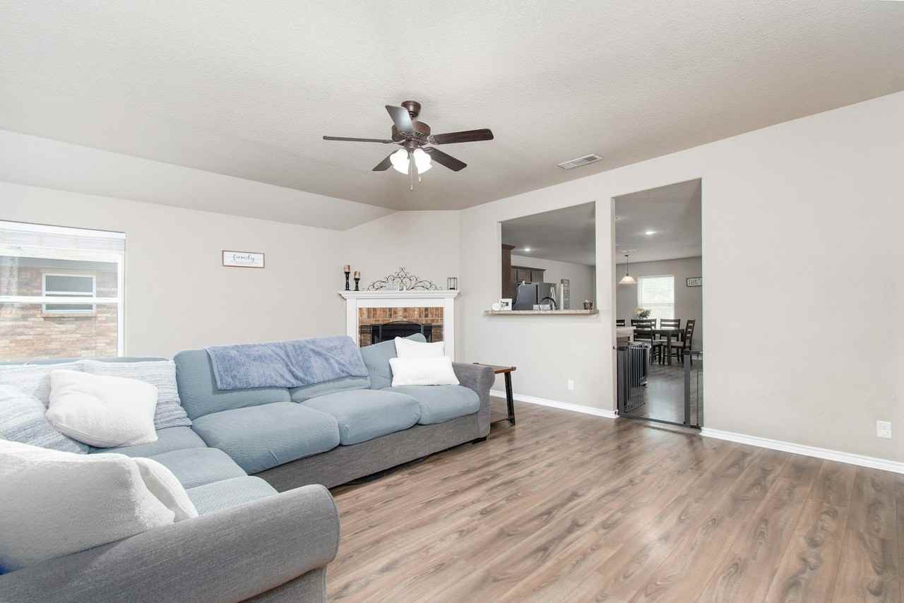 6506 Castle Gap Drive - Photo 6 of 19