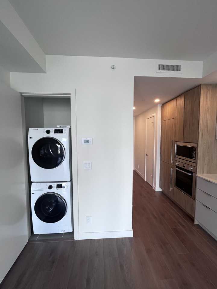 537 Cottonwood Ave #1003 - Photo 7 of 9