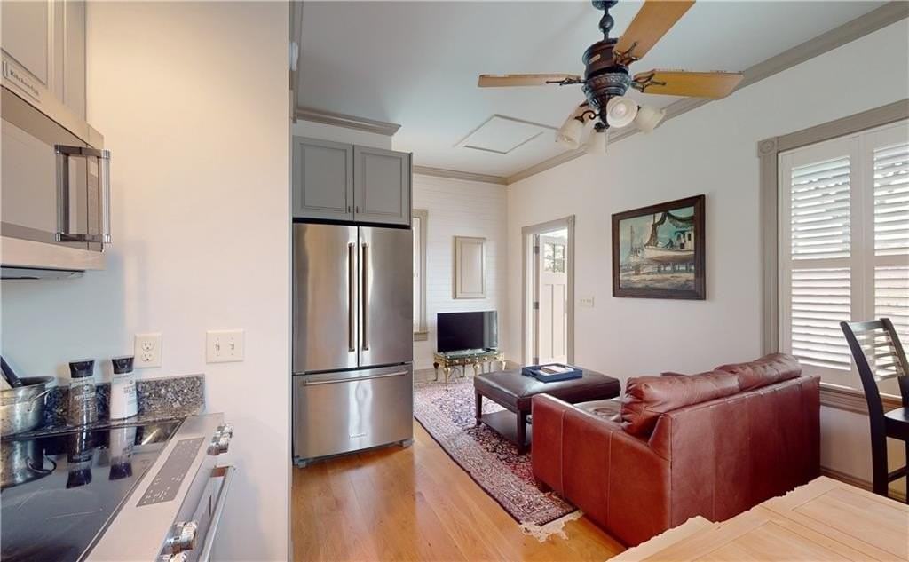 804B Howe St #B - Photo 6 of 18