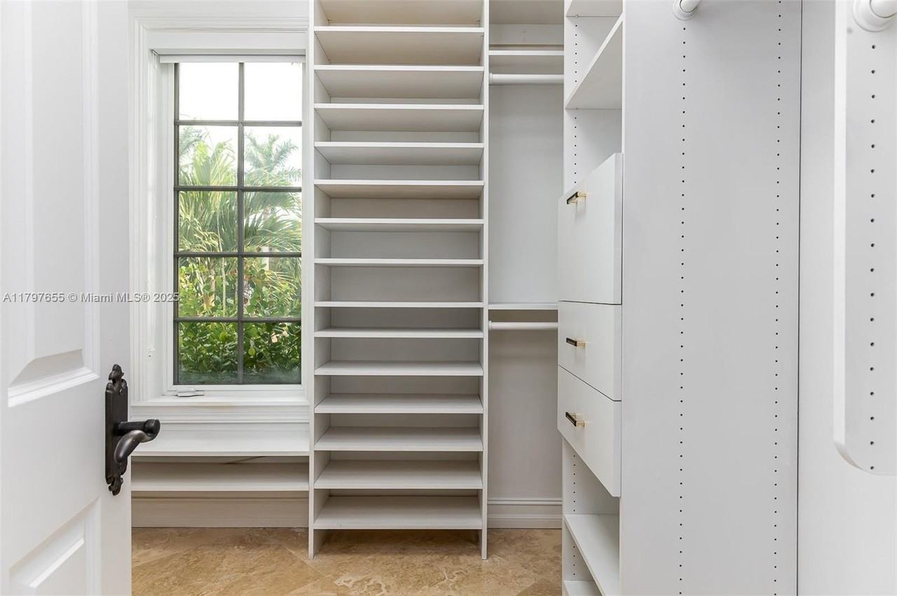 1309 Middle River Dr - Photo 4 of 50