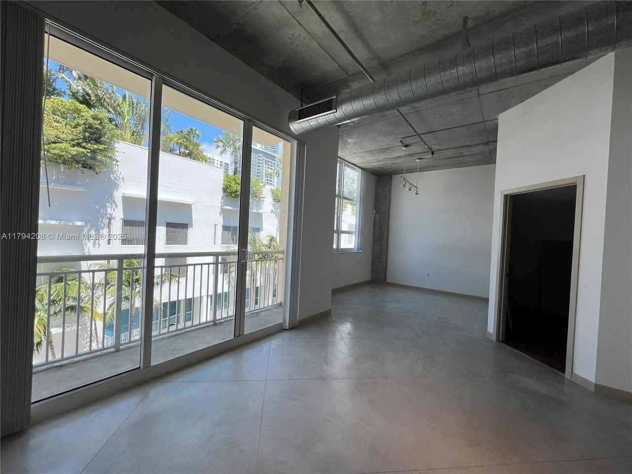 2001 Biscayne Blvd #2411 - Photo 3 of 8