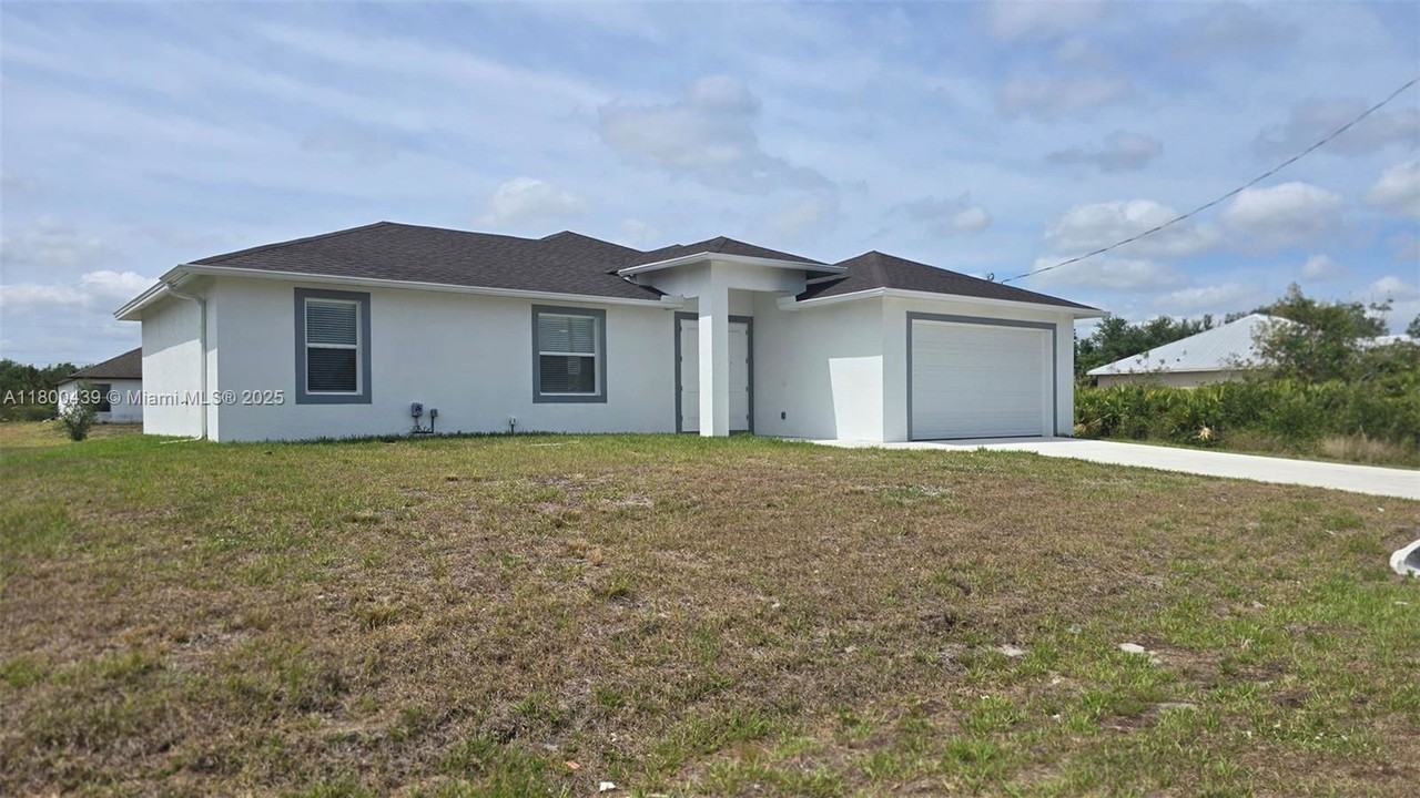 2809 64th St W - Photo 2 of 8