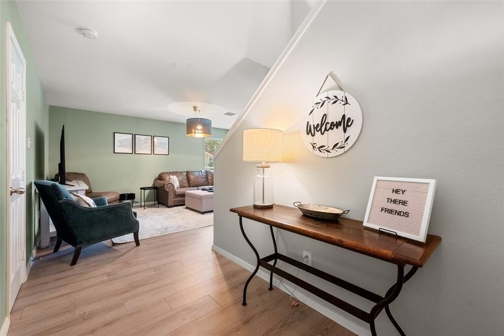 222 Knights Cir - Photo 3 of 32