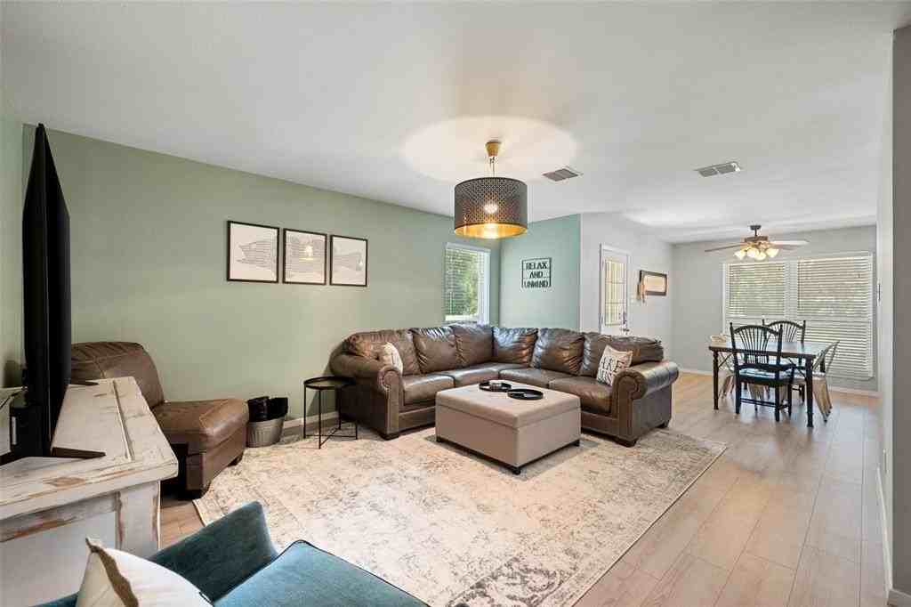 222 Knights Cir - Photo 4 of 32