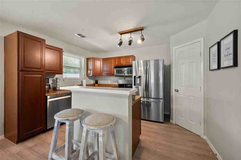 222 Knights Cir - Photo 6 of 32