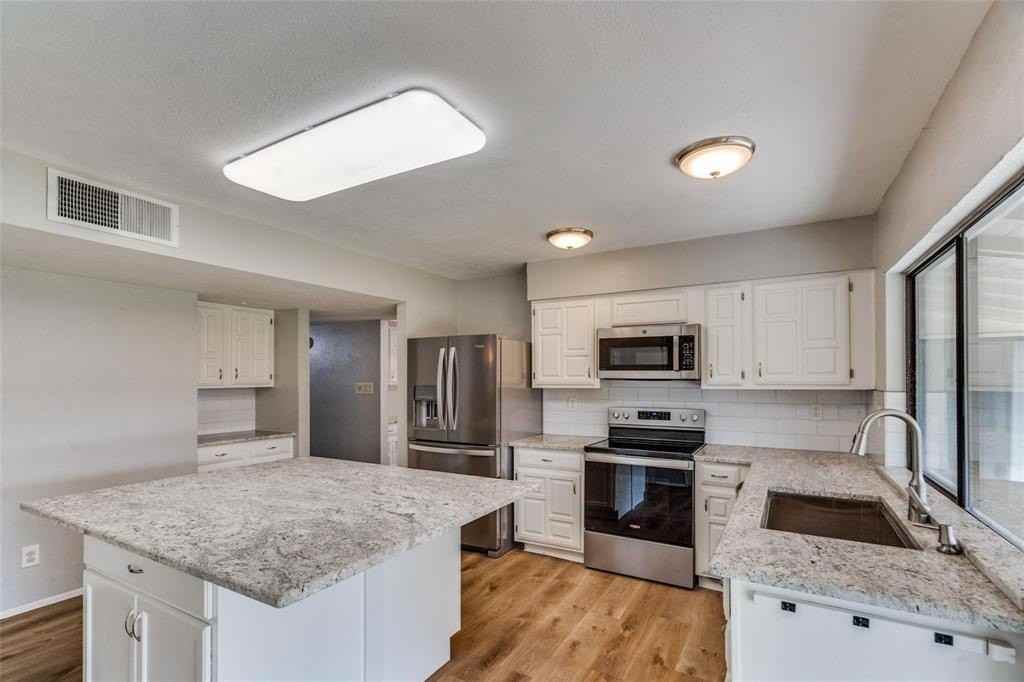 1213 Bass Dr - Photo 2 of 24