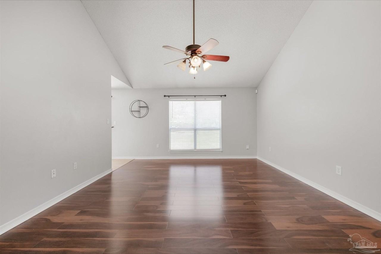 6545 Fern St - Photo 4 of 31