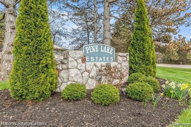 4258 Westover Dr - Photo 2 of 47