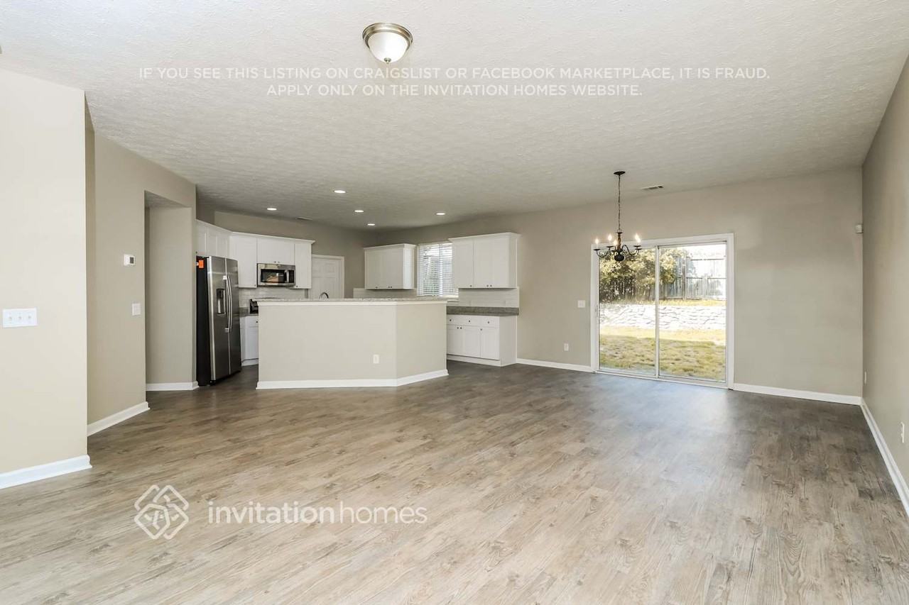 2718 Farmstead Ct - Photo 6 of 18