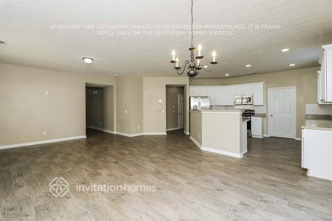 2718 Farmstead Ct - Photo 7 of 18