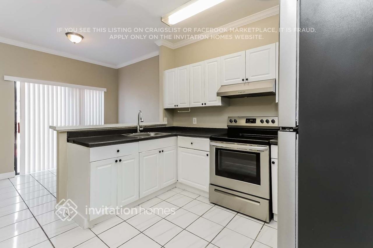 5808 Strawberry Lakes Cir - Photo 7 of 17