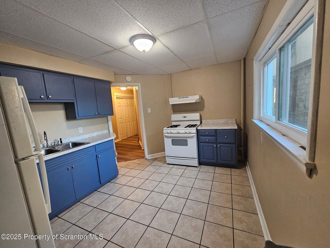 1218 S Main Ave - Photo 2 of 14