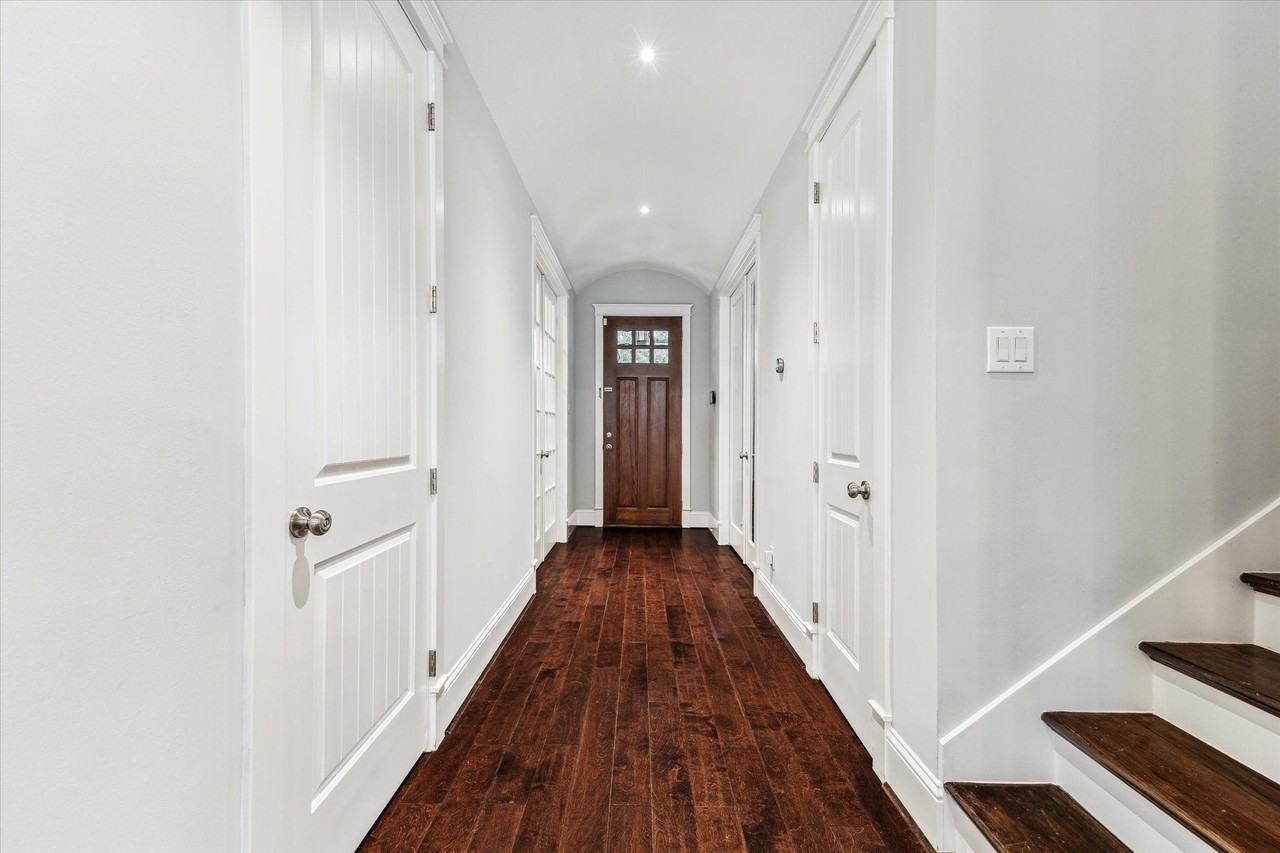 1244 Overhill St - Photo 3 of 30