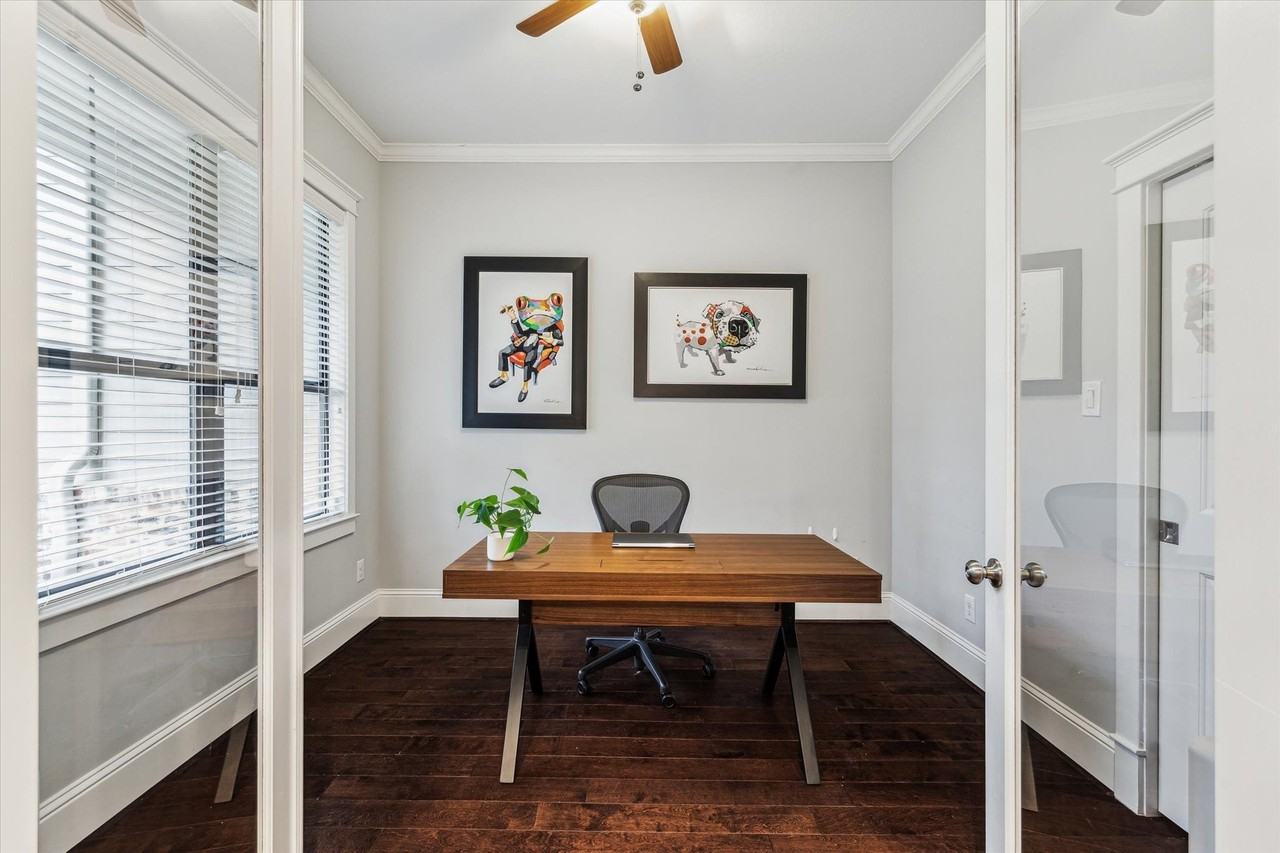 1244 Overhill St - Photo 4 of 30