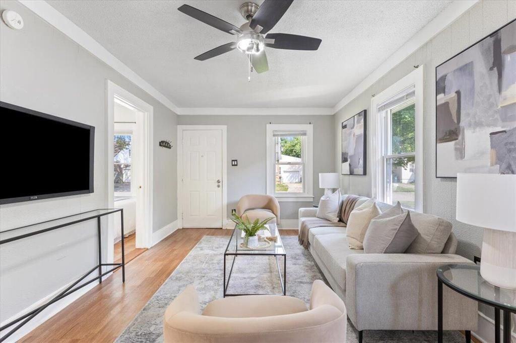 445 W Milton Ave - Photo 4 of 19