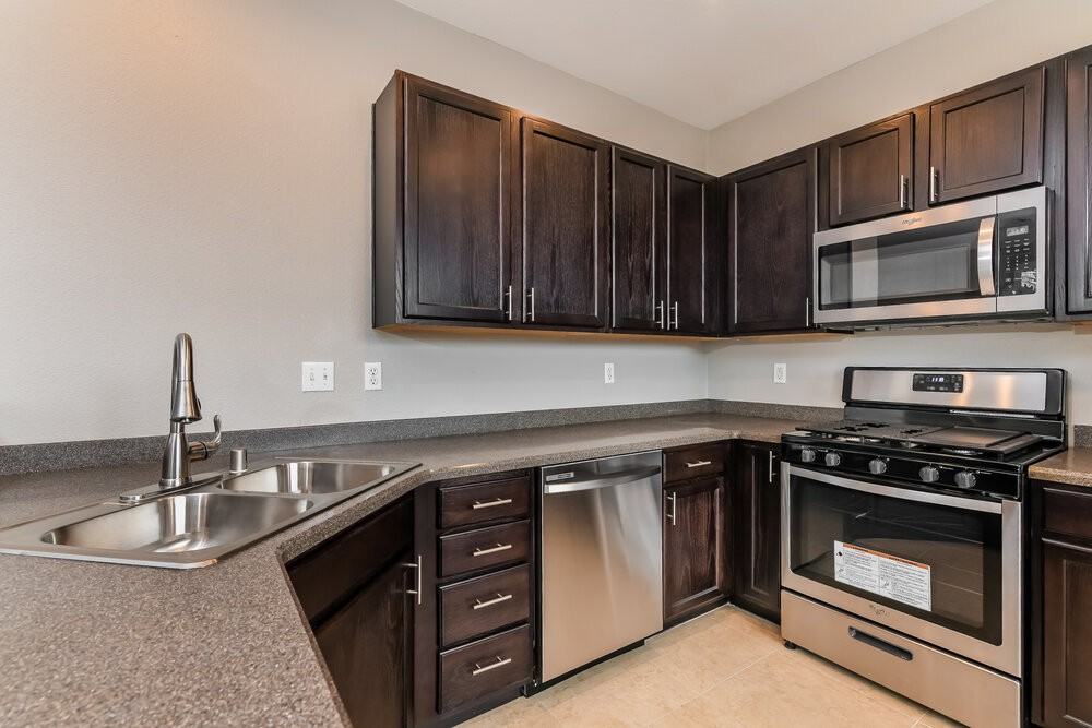 6317 Rubylyn Ave - Photo 7 of 17