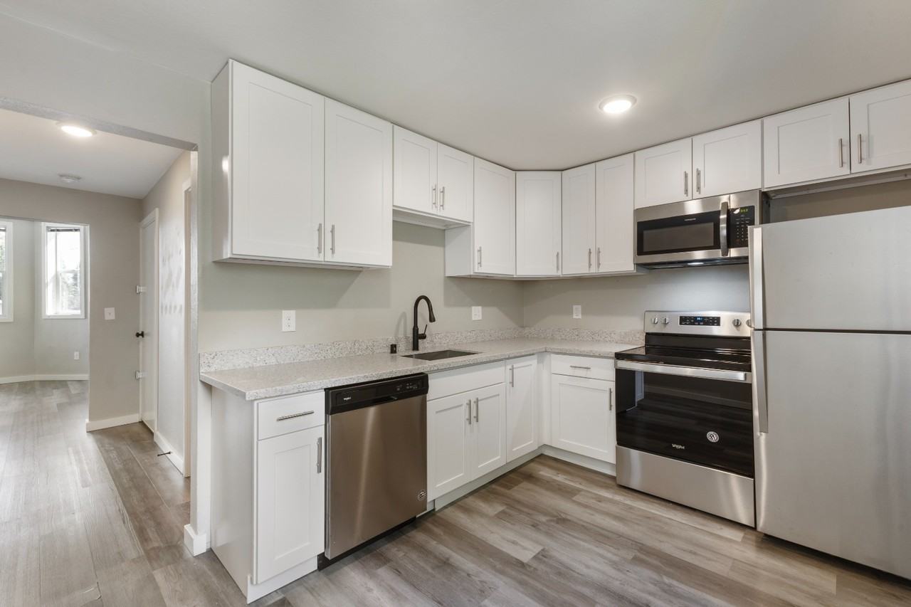 1309B S 8th St #1309B - Photo 4 of 23