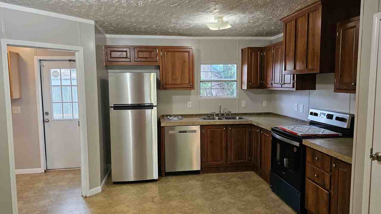 246 Dairy Cir - Photo 2 of 11