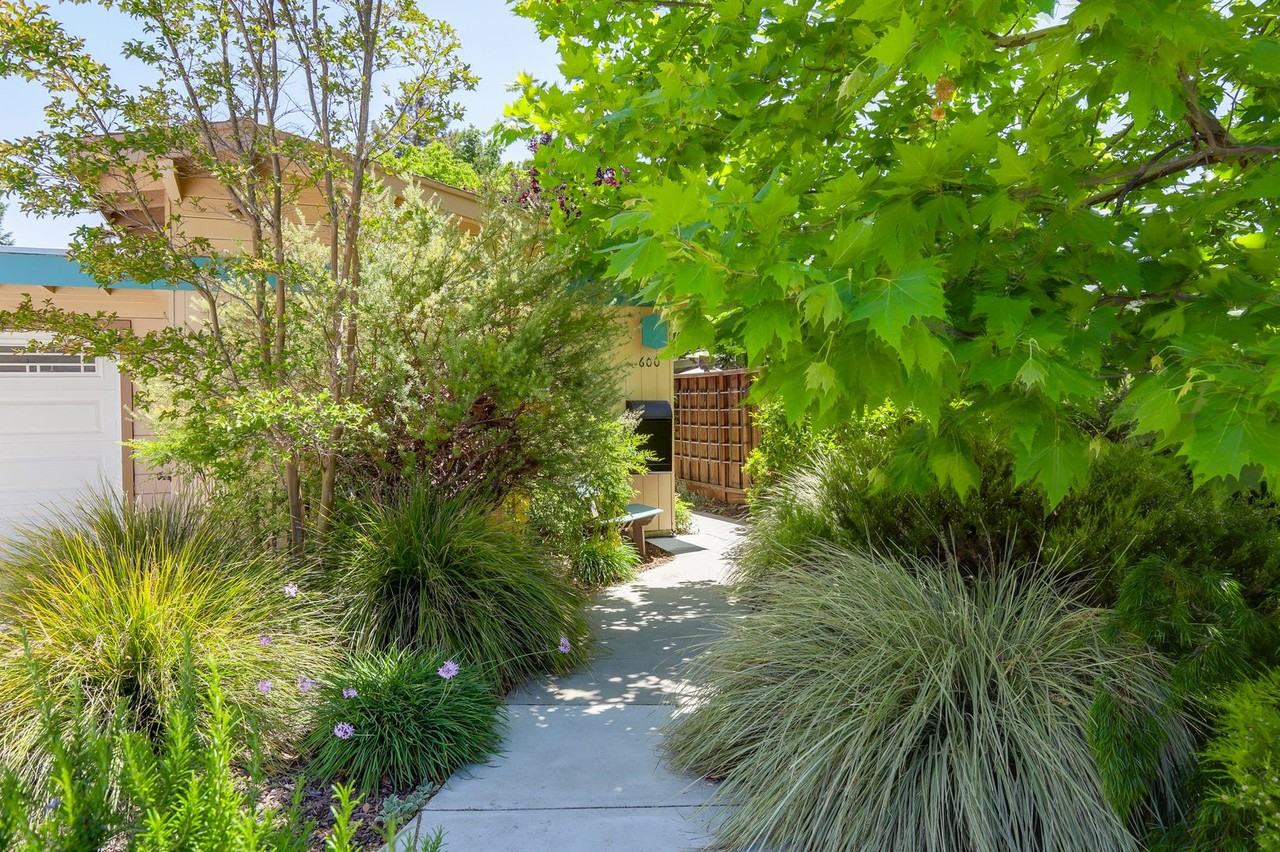 600 Bryson Ave - Photo 3 of 29