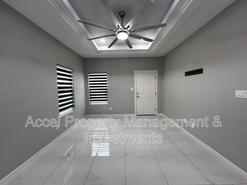 1122 Country Club Dr #2 - Photo 3 of 15