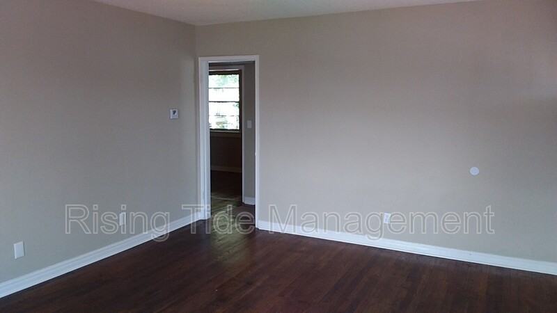 744 46th St N - Photo 3 of 18