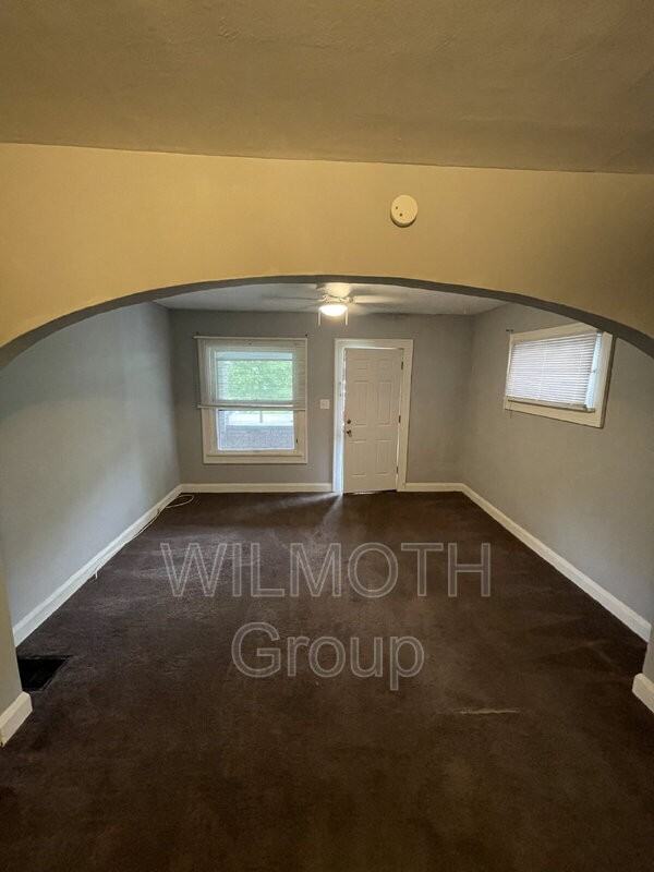 890 North Gladstone Avenue - Photo 5 of 15