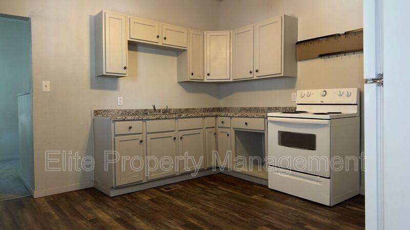 315 E City Center Dr - Photo 6 of 15