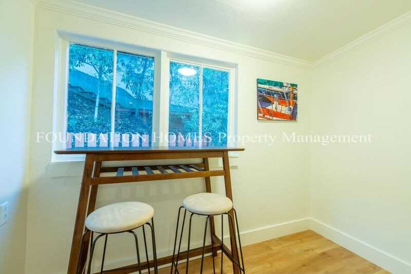 14 Princess Ln #4 - Photo 3 of 17