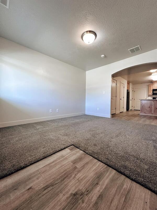 483 Nw #3 - Photo 2 of 13