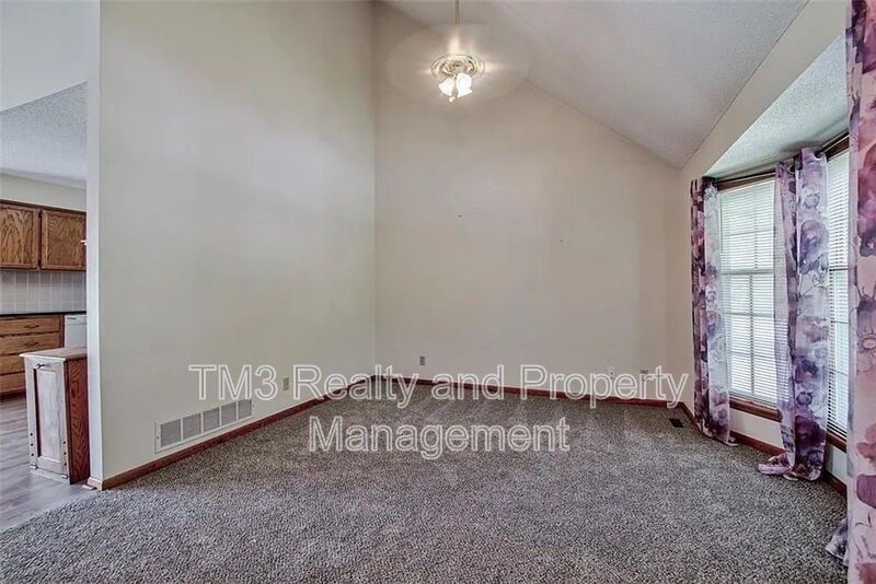 3521 Remington Ln - Photo 7 of 32