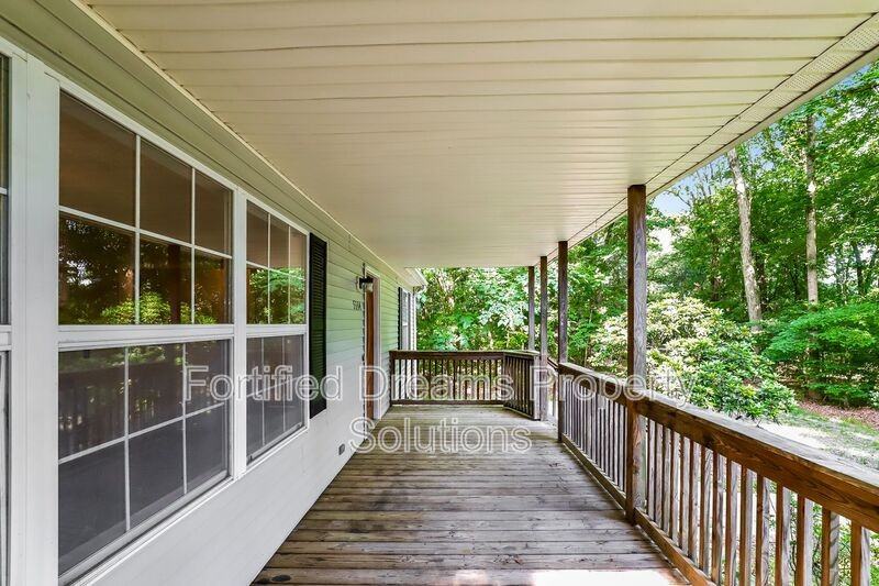 5334 Troy Smith Rd - Photo 3 of 15