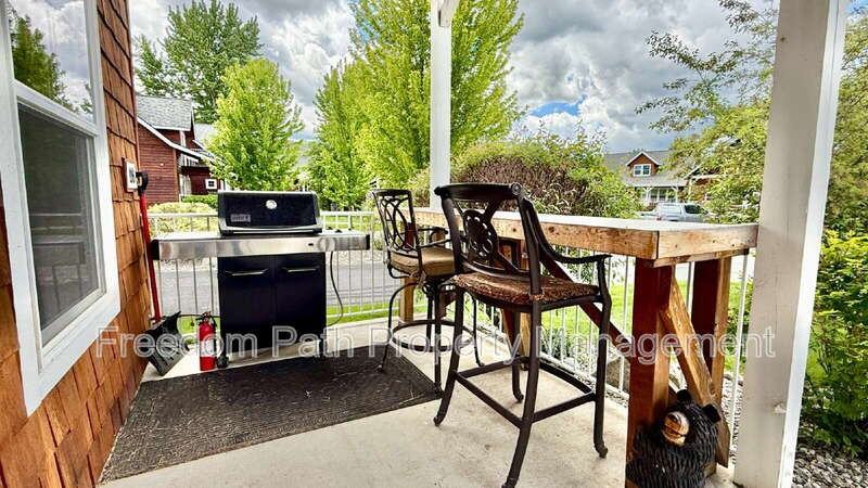 206 Pomrankey Ln - Photo 3 of 19