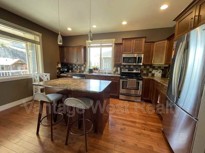 12772 - Photo 3 of 15