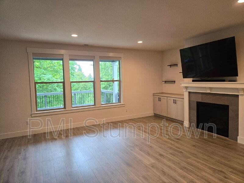 9645 Se Jeanne Rd - Photo 3 of 33