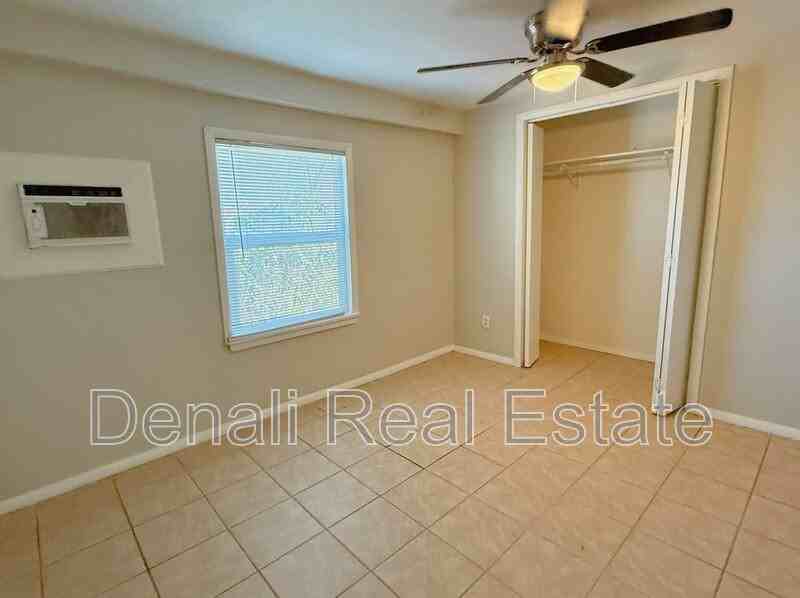 121 N 12th Ave #3 - Photo 6 of 9