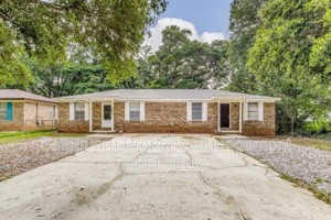 featured image of 1015 Winton Ave #A