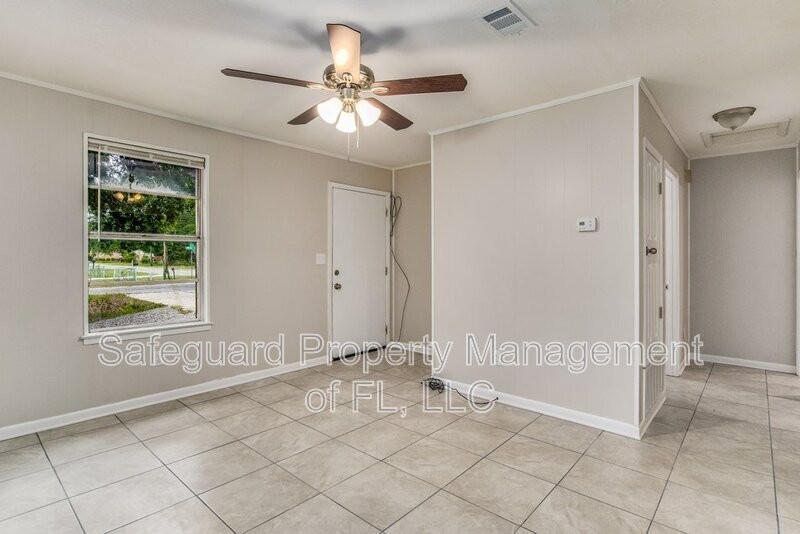 1015 Winton Ave #A - Photo 4 of 21
