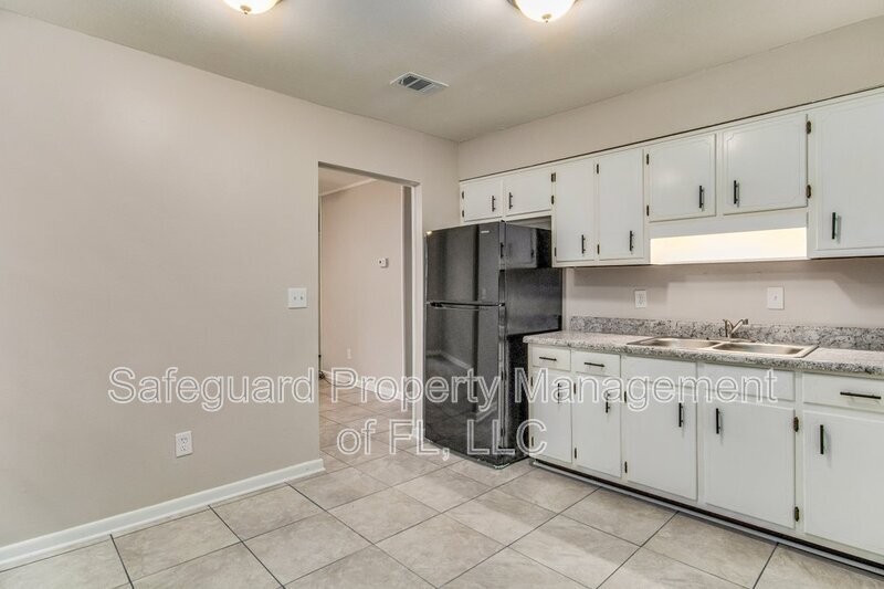 1015 Winton Ave #A - Photo 7 of 21