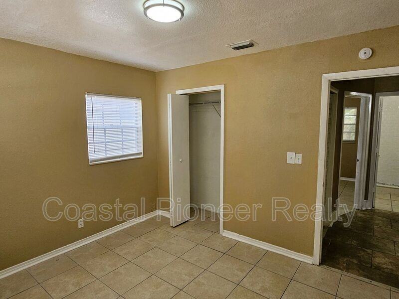 2221 E Annie St - Photo 6 of 25