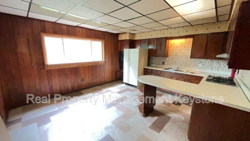 121 Cutler St - Photo 2 of 21