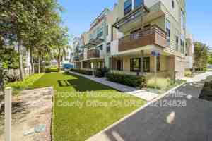 featured image of 661 W 17th St