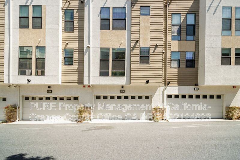 661 W 17th St - Photo 7 of 50